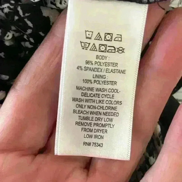 Nicole Miller Halter neckline a-line with Side Pockets, Size M, snake print - Picture 8 of 10